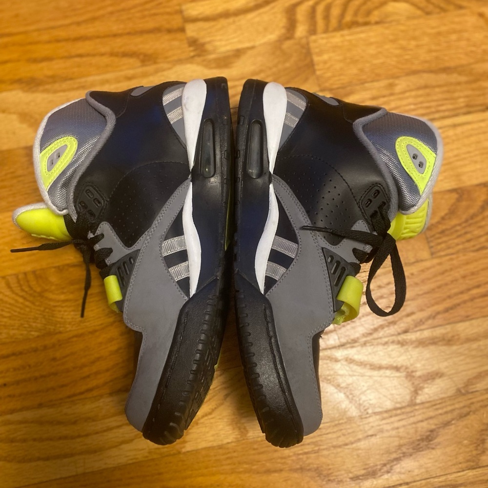 Mens Nike Air Trainer and Neon Green Athletic Shoes - Picture 2 of 15